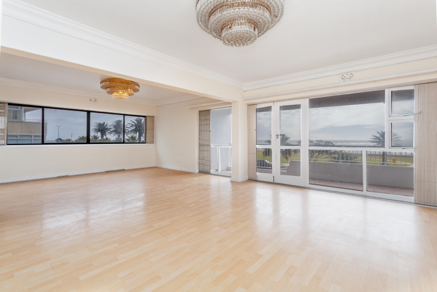 3 Bedroom Property for Sale in Sea Point Western Cape